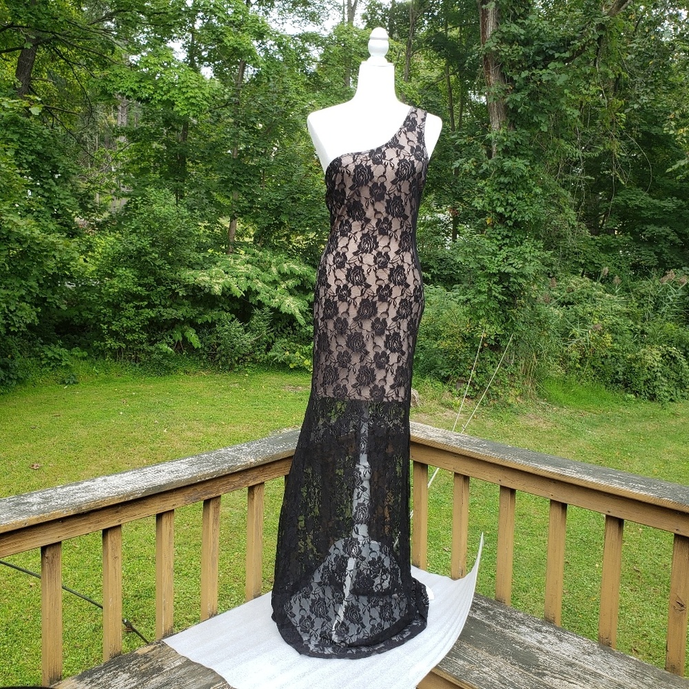 Beautiful black & Beige size large evening Dress.
